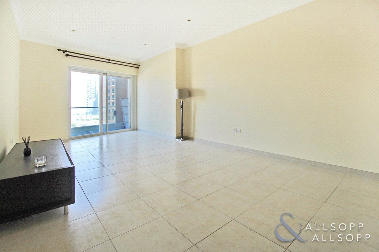 1 Bedroom | Immaculate | Golf Course View