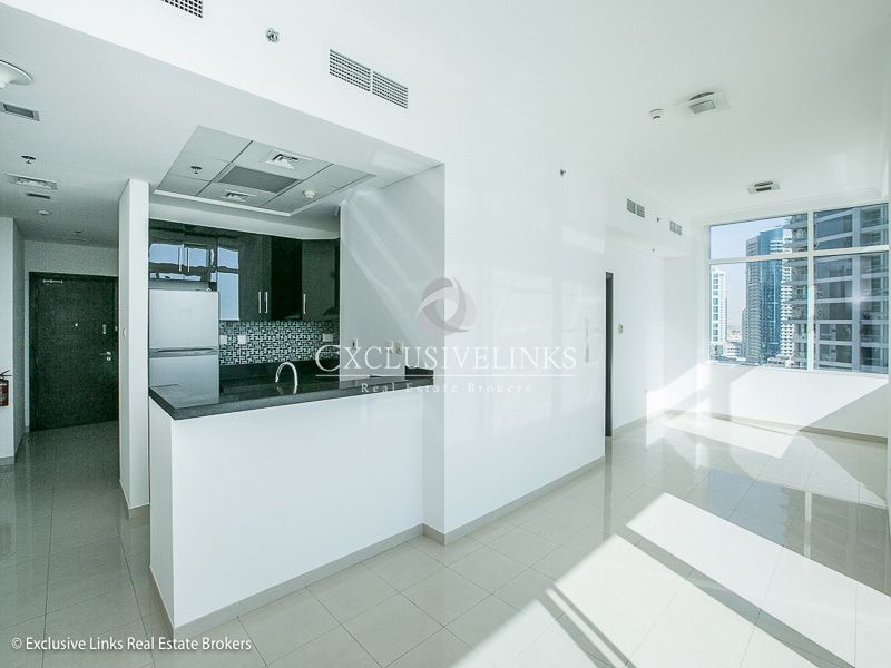 Luxurious 1 bed apartment | Mid Floor| Vacant