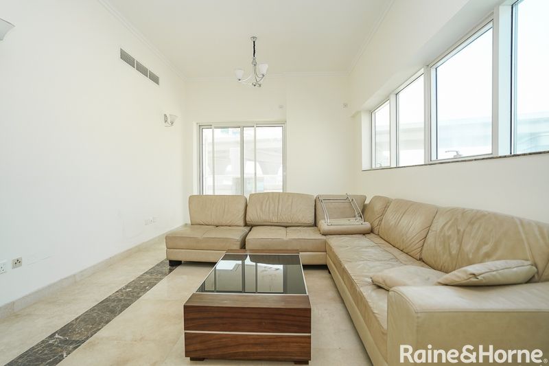 Spacious+Terrace | Open View | Easy Connectivity