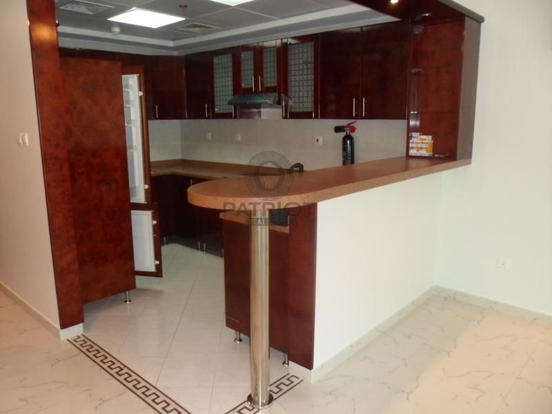 -LARGE 2BR+MAID\'S ROOM +LAUNDRY ROOM,VIEW OF SZROAD 1.1M