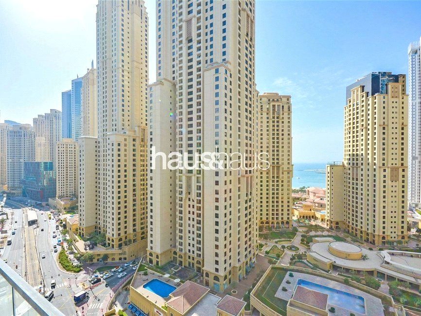 Waterfront Living | Updated 15.08 | Partial Sea