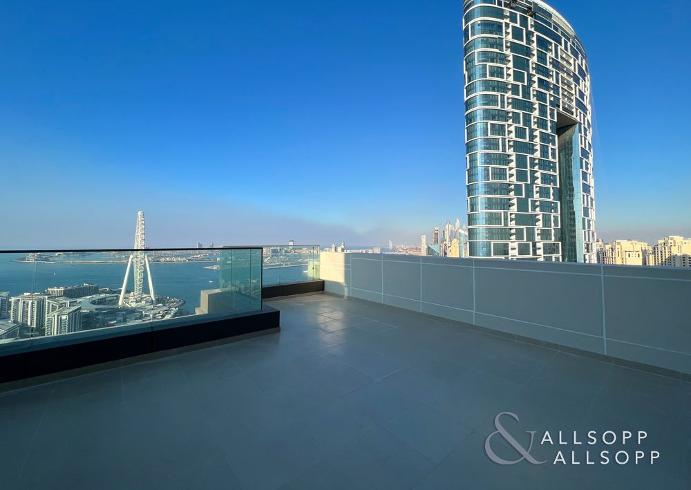 4 Bed Penthouse | Huge Terrace | Sea View