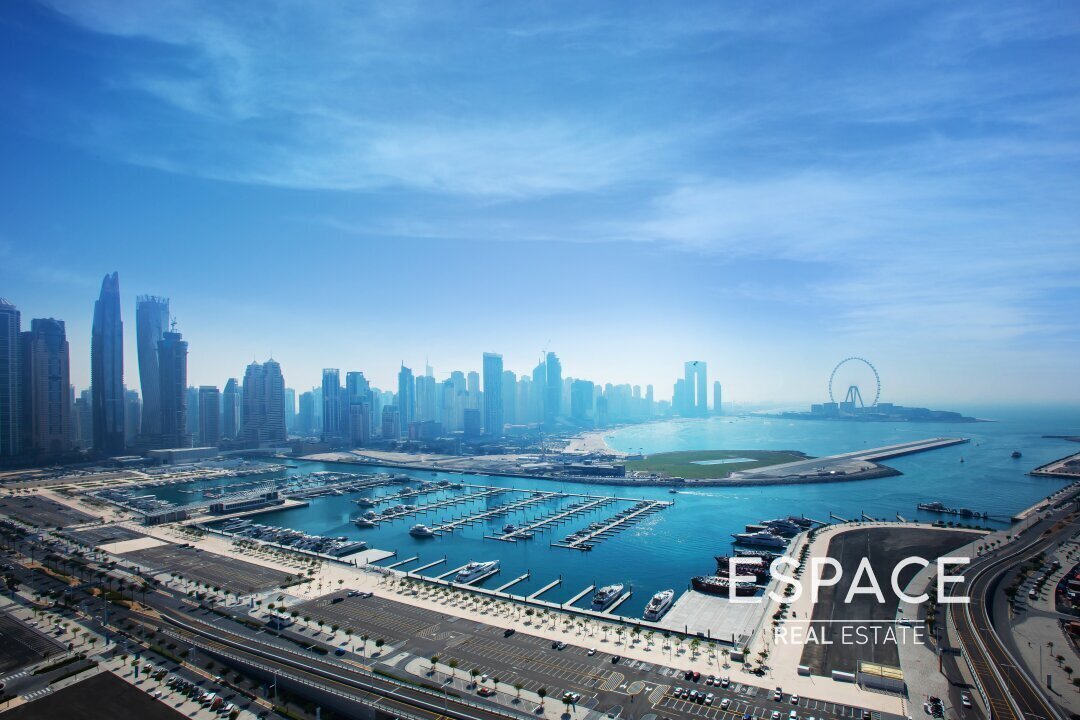Stunning skyline view | Unfurnished | Chiller free