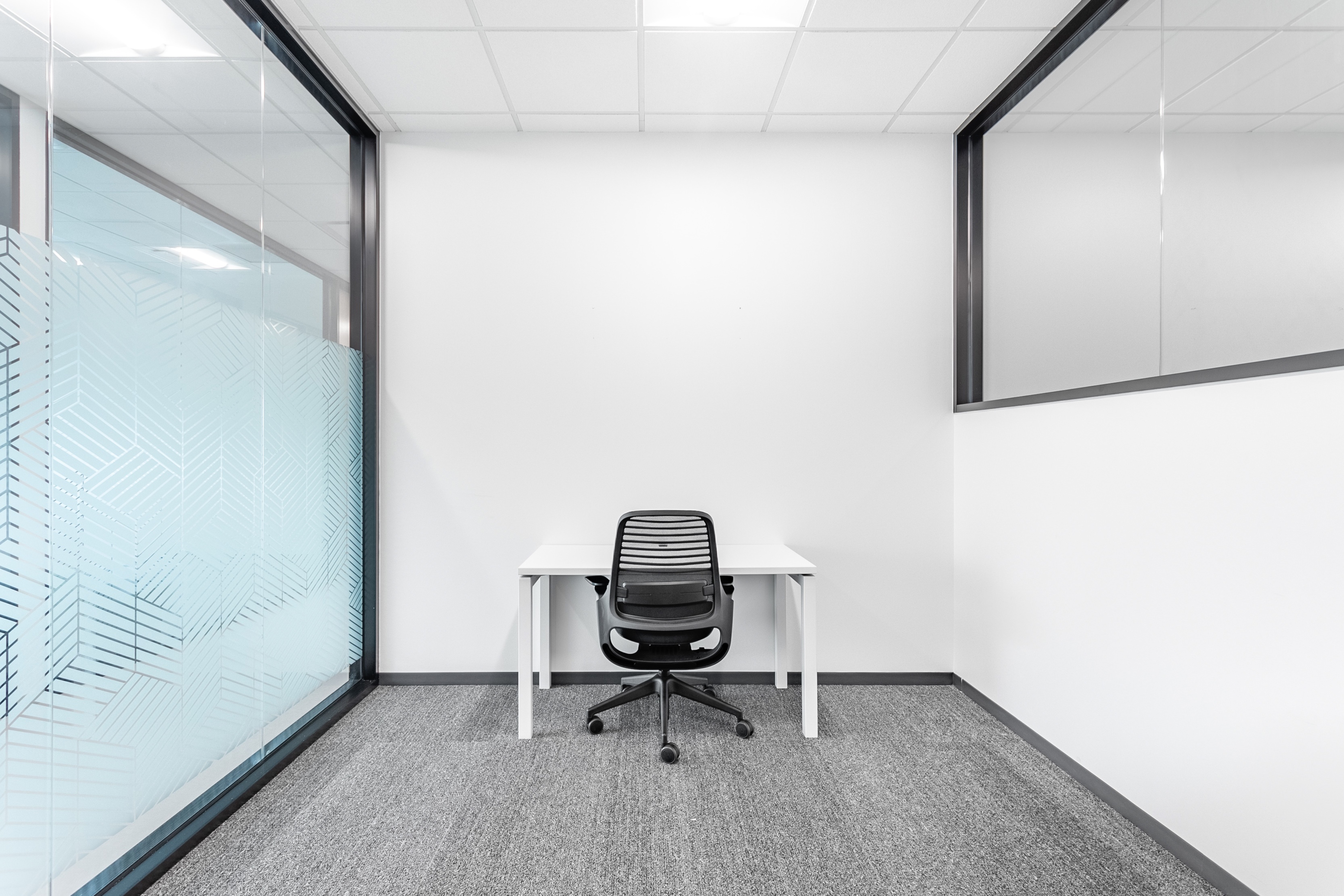 All-inclusive access to professional workspace for rent for 2 persons in Boulevard Plaza Tower 1 Abu Dhabi