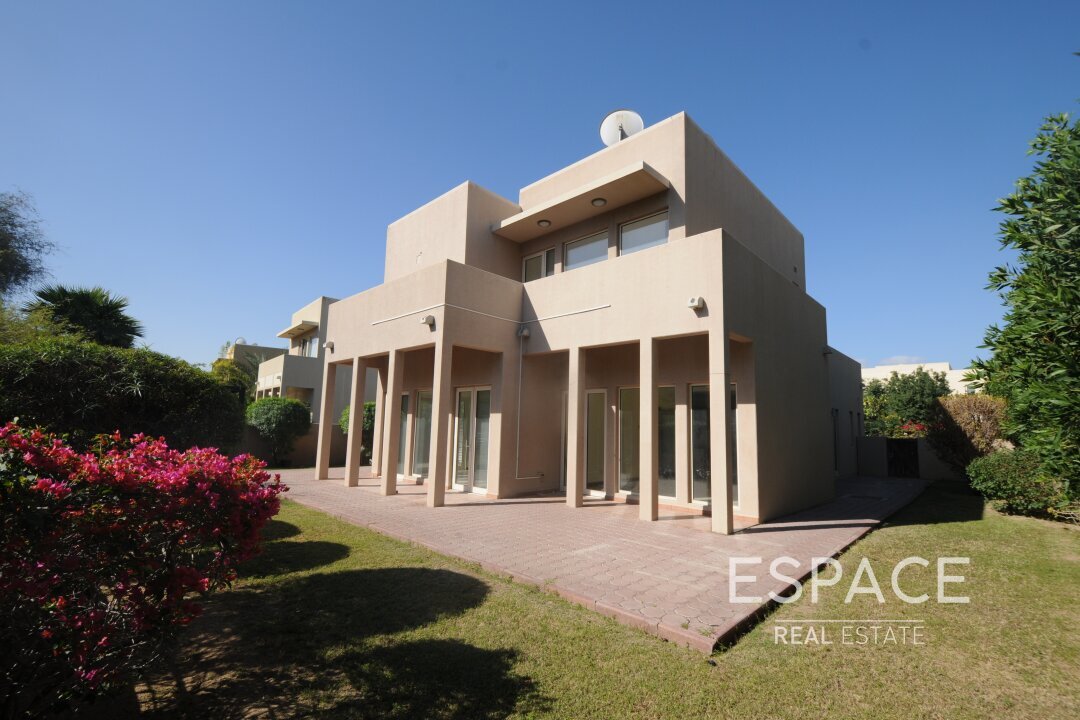 Saheel Villa | Large Plot | Park View