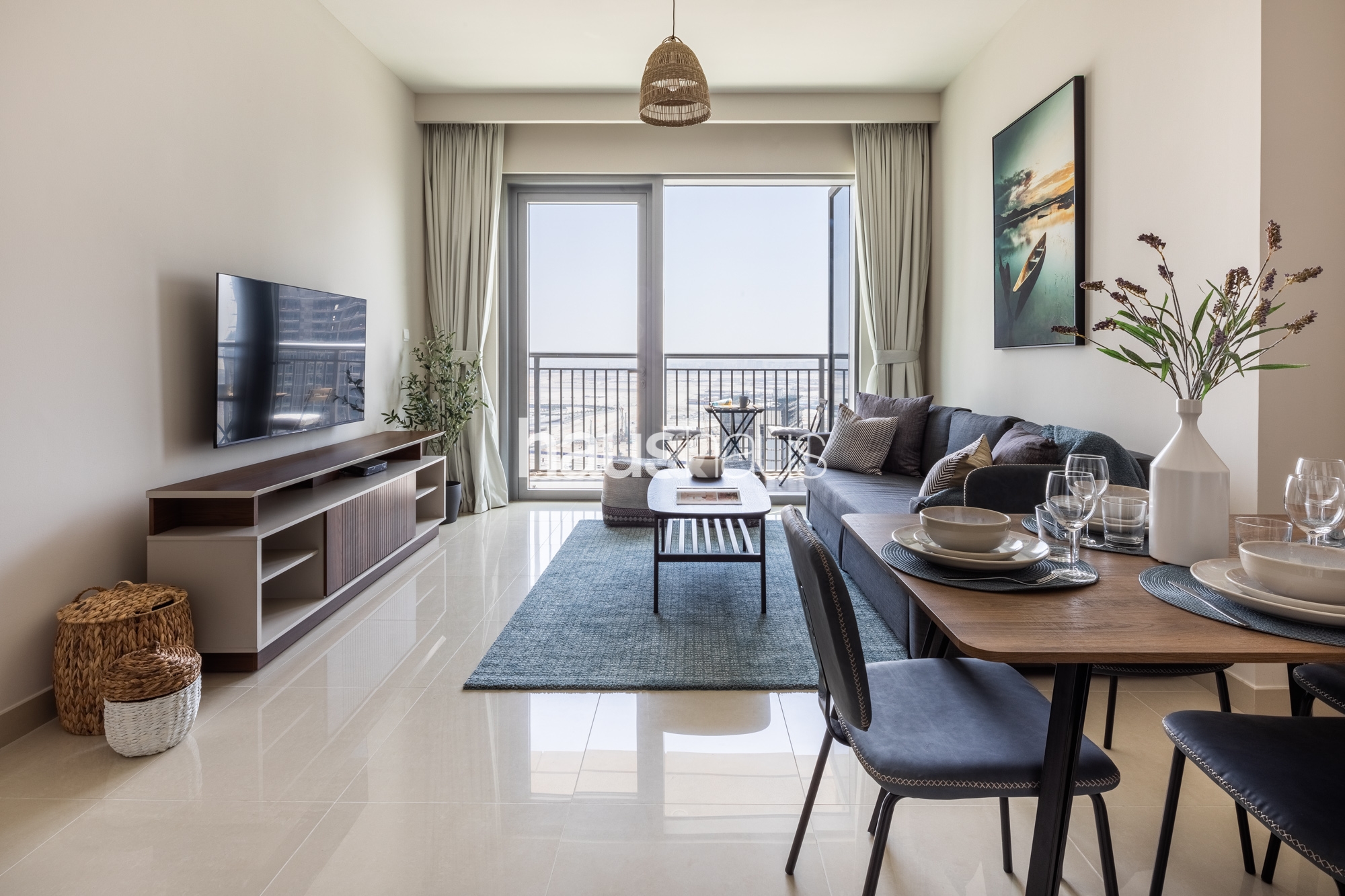 Huge Unit | Beautiful Location | Cosy