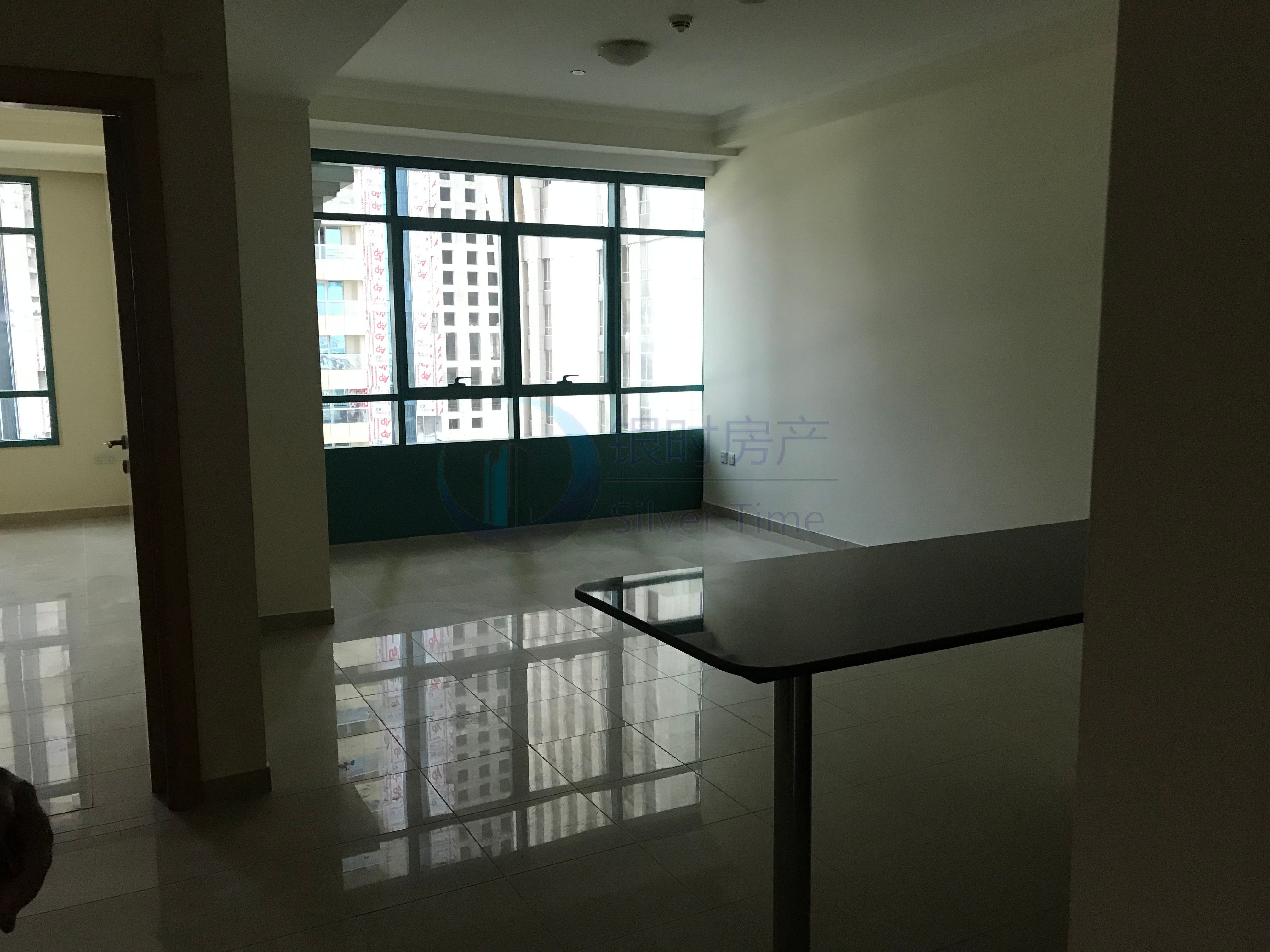 Vacant | Unfurnished | Middle floor |