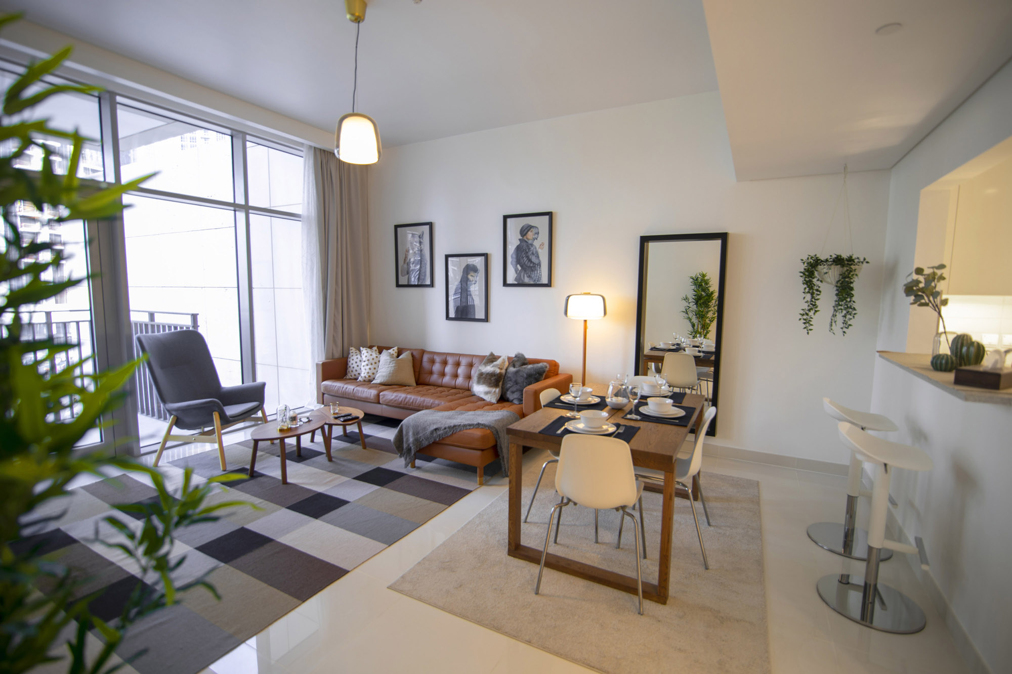 Elegant Apt With Balcony Minutes from Burj Khalifa