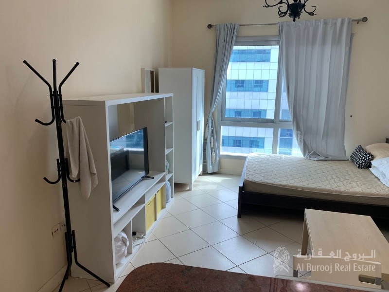 Chiller Free, Fully Furnished Studio Near Metro