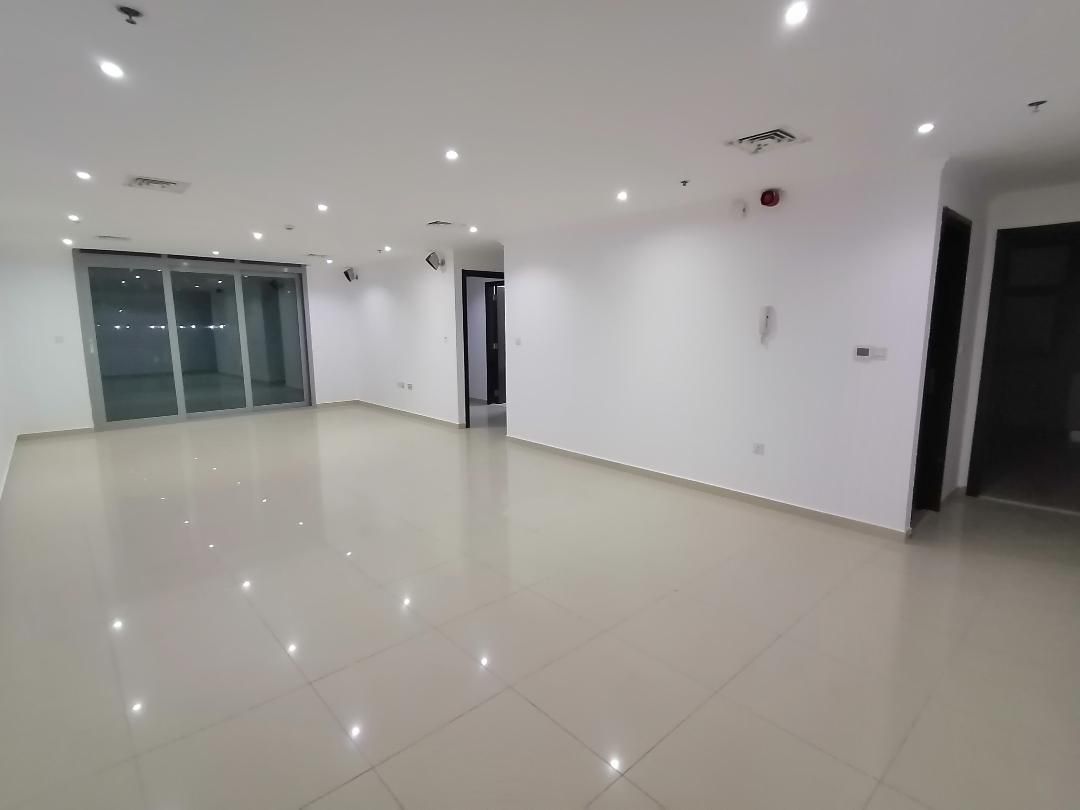 Dubai marina , 2 b/r with chiller free , 4 cheques , balcony , low floor