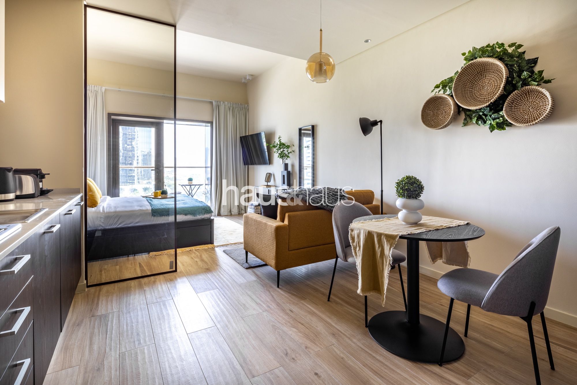 Huge | Studio | Modern Furniture