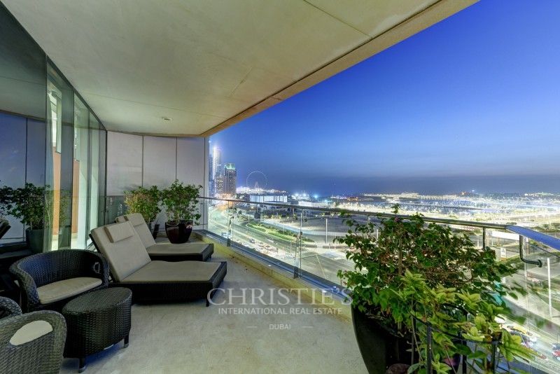 Luxurious 4-Bedroom Apartment with Stunning Views
