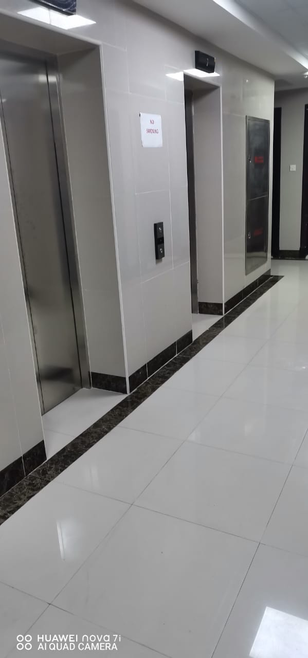 For sale a New Building G + 5 with 10 percent