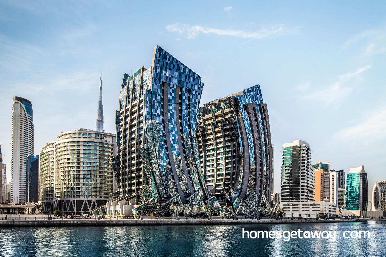 Luxury 1BR Apartment with full water Canal Views in Business Bay