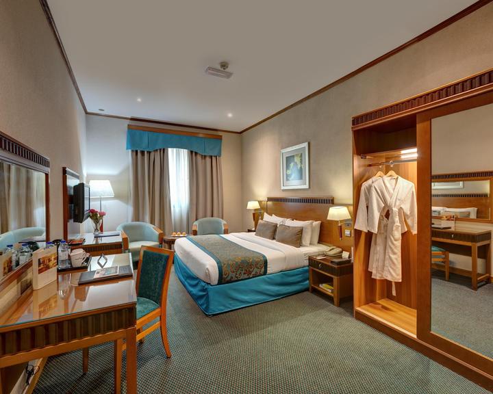 4 STAR Studio@299 DAILY/Free DEWA/WIFI/PARKING/GYM/POOL Hot Offer |