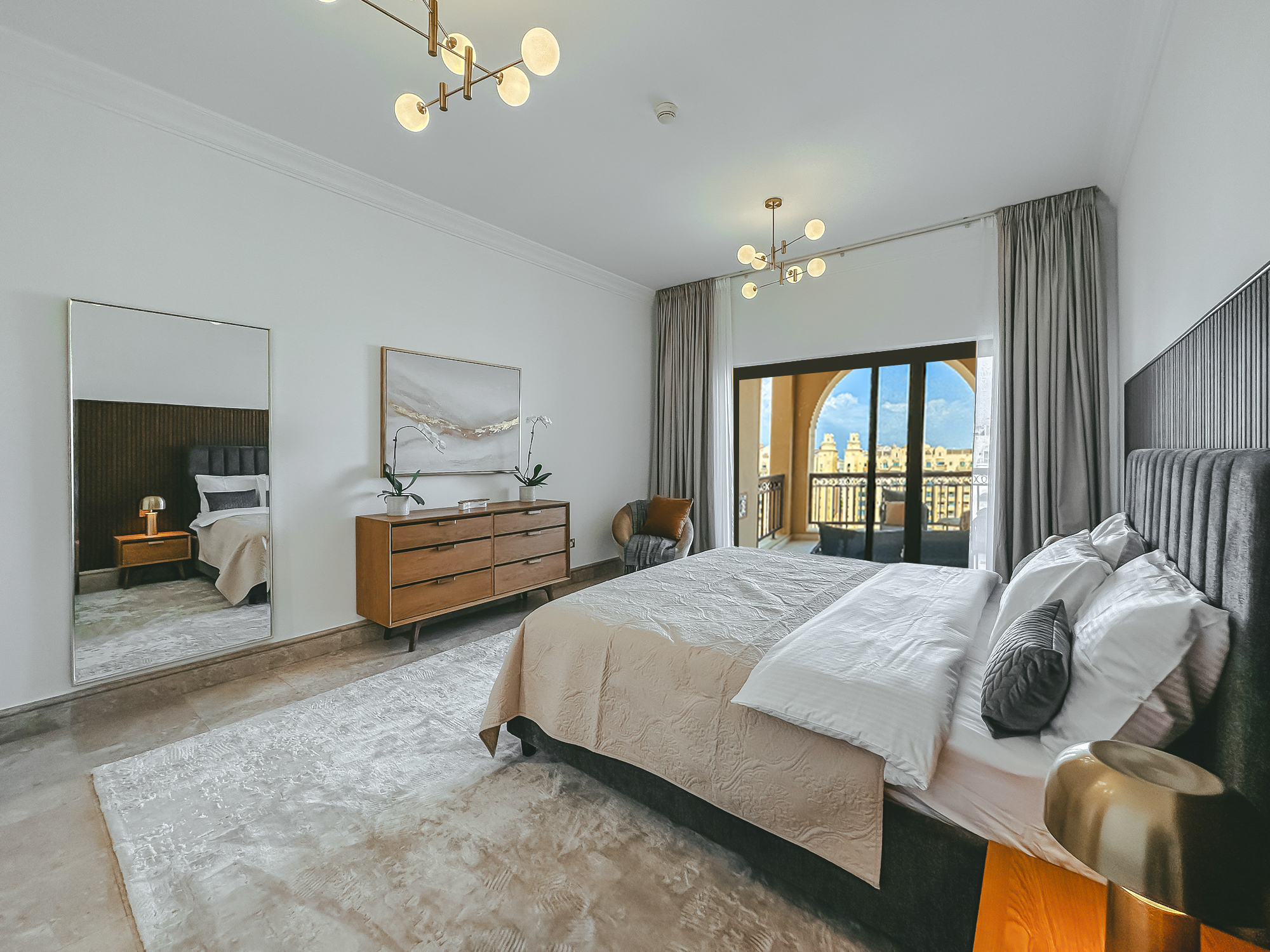 Luxury 1BR Apt. in Fairmont North Residence, Beach access