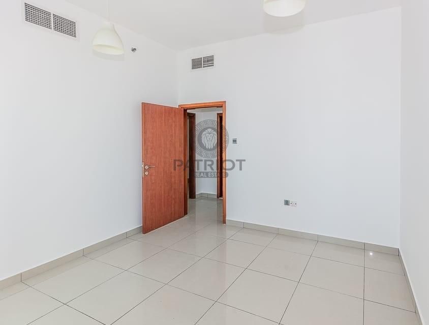 Spacious 1 Bedroom Apartment | Chiller Free | Vacant