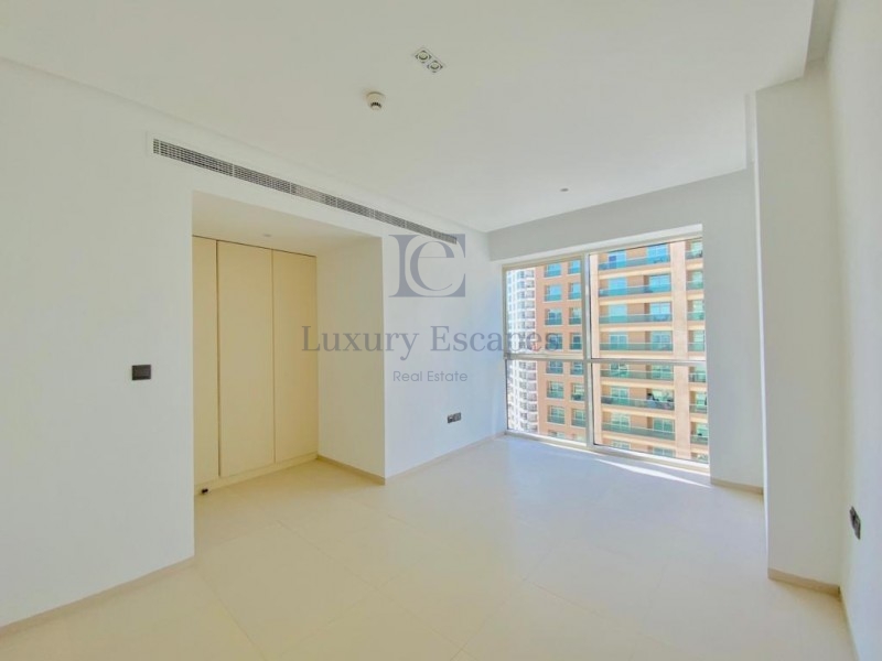 Quick Rent|2 BR High Floor|Close 2 Metro|Unfurnish