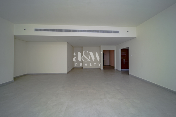 Sea view | Well Maintain & spacious 3bed | Ready to move