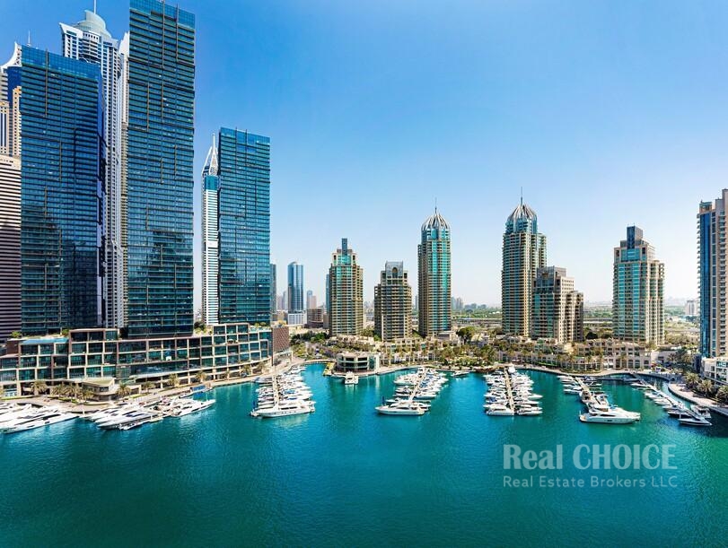 Luxurious Waterfront Living| Uninterrupted Views of the Marina Waterfront