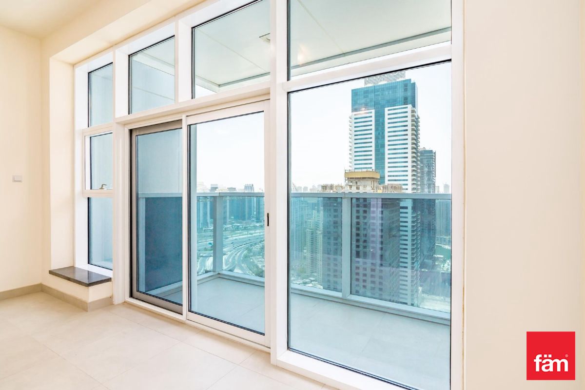 APARTMENT FOR SALE IN MARINA ARCADE TOWER