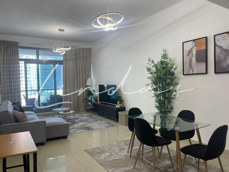 Prime location | Marina residence| Upgraded /VOT