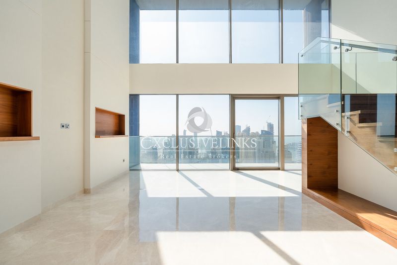 Stunning Vacant 4 Bed Penthouse with Marina Views