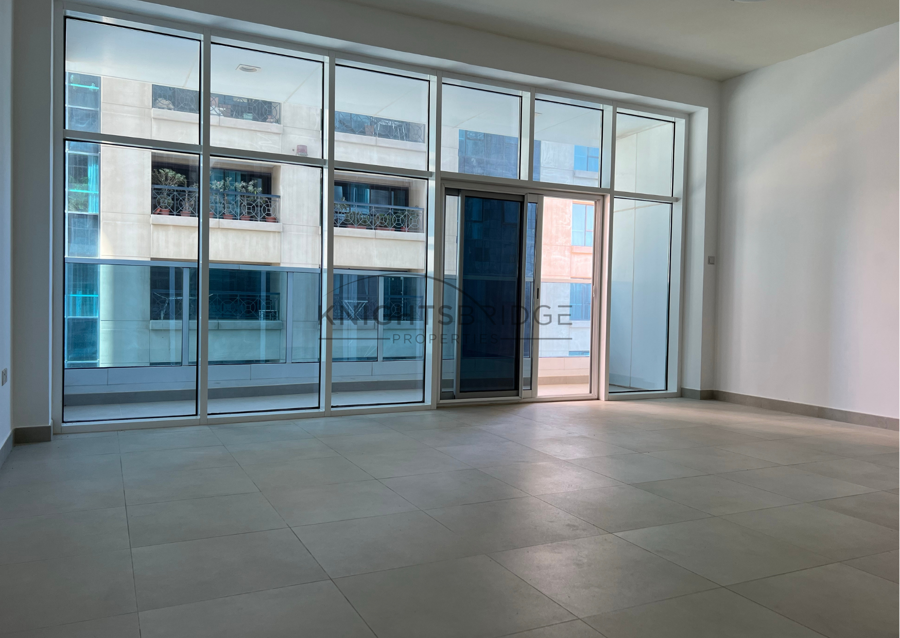 Easy In and Out Access From SZR | Free chiller