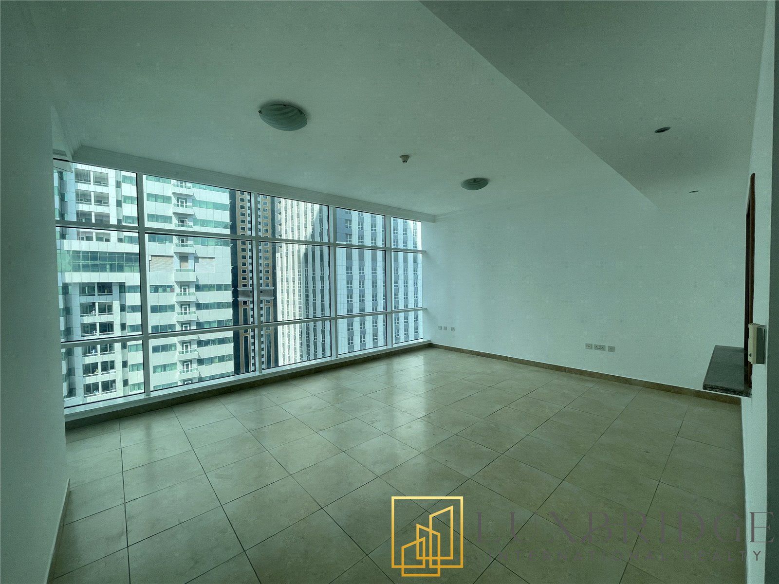 Luxbridge International Realty is proud to present this 2 bedroom apartment in Marsa Dubai.