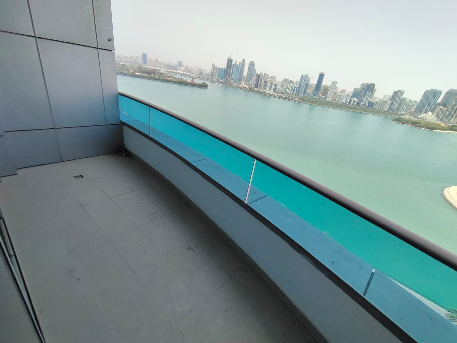Most Luxurious 4bhk,Full Sea View,Parking free,A/C Chiller free,Master Bedroom