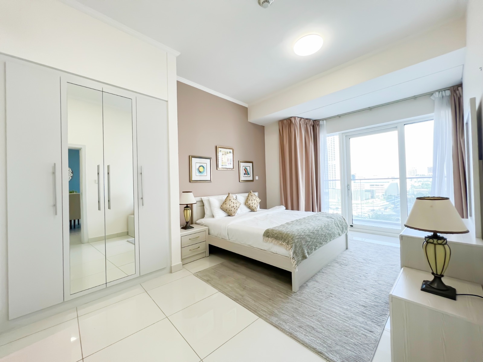 Amazing 1BR apt in Damac Heights