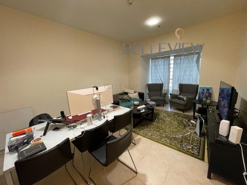 Fully furnished /Mid floor/Vacant /Large 1 Bedroom