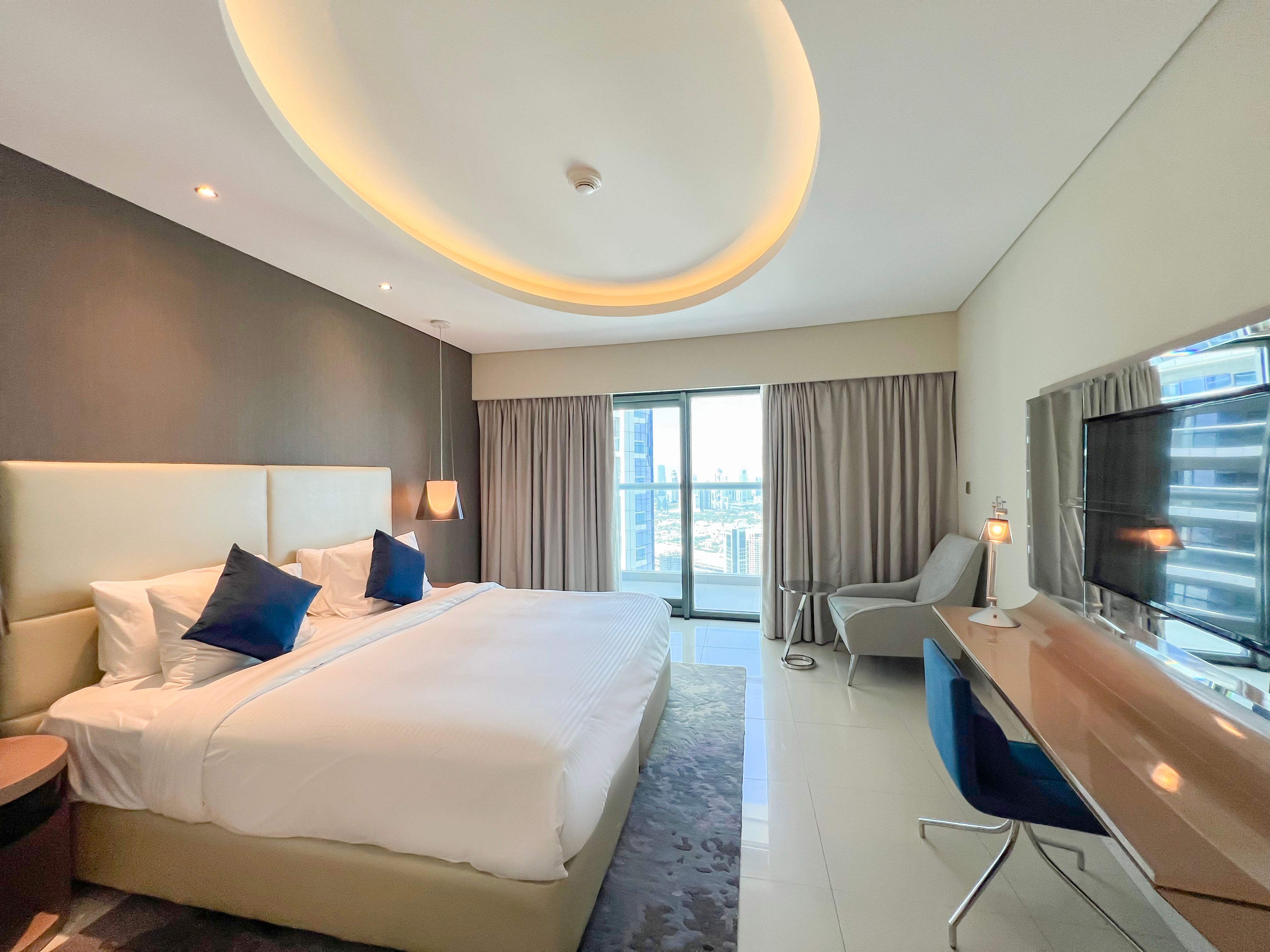 Luxury 2BR High Floor, Damac Paramount, Business Bay