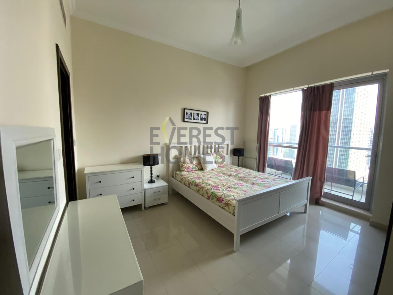FULL MARINA VIEW-FURNISHED-BIG AND BRIGHT APARTMENT