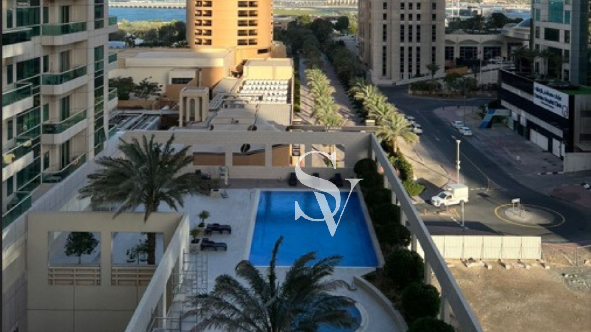 Fully Furnished I Pool ViewI Stunning Balcony View