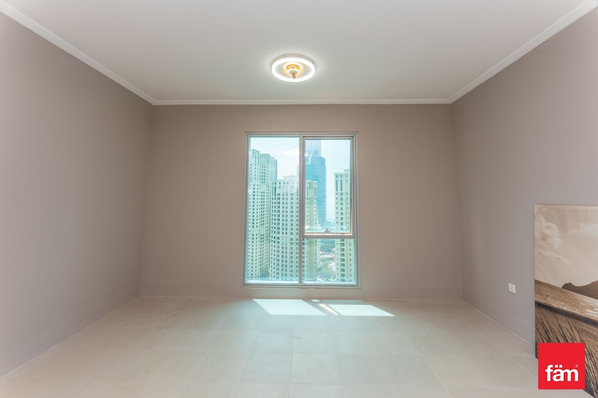 Marina view |recently Renovated | Ready to move in