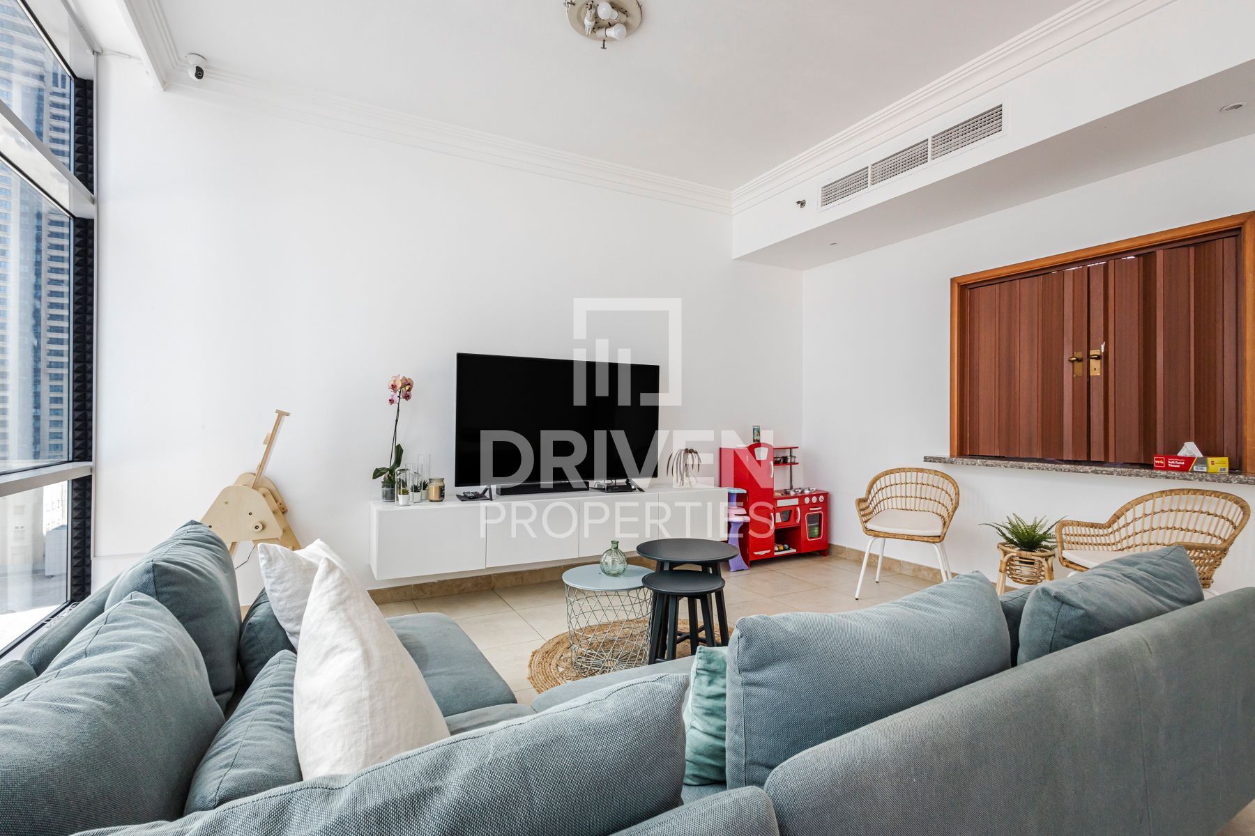 Modern Unit | Well Maintained | Tenanted