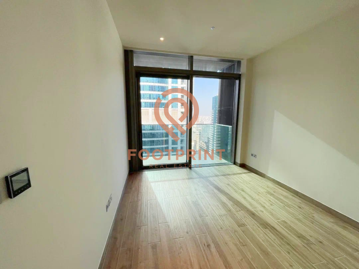 Specious view||1bhk high floor unfurnished || live in Dubai marina