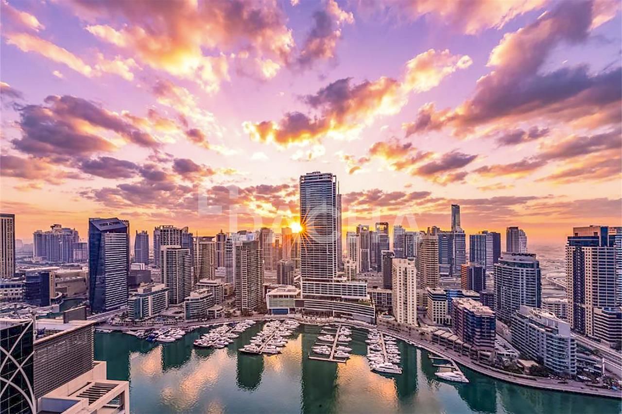 Vida dubai marina yacht. Emaar creek дубай. Vida dubai marina yacht club. гардероб в спальне. Vida dubai marina yacht.