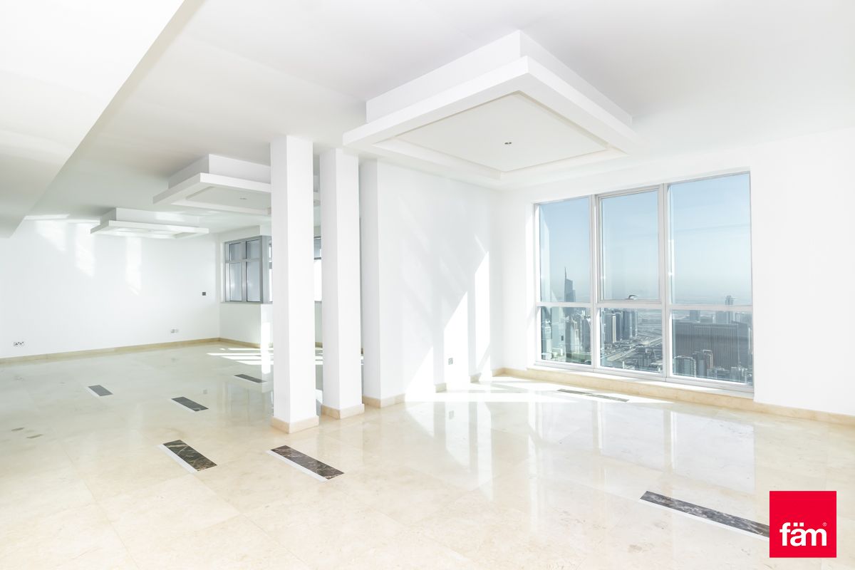 FABOLOUS VIEWS / LUXURY LOCATION / VACANT