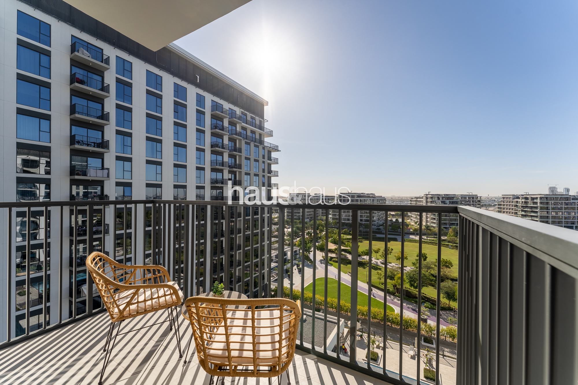 Lovely Pool & Park View | Luxurious | Sleek