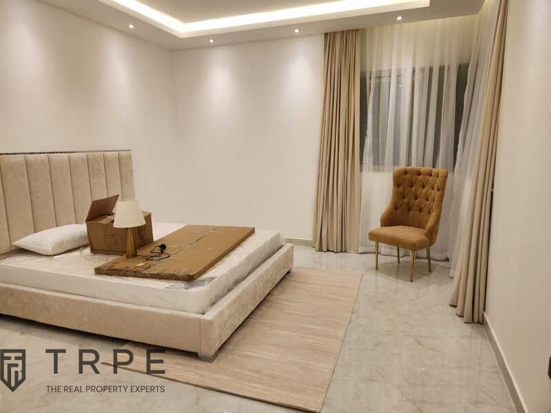 FULLY RENOVATED | HIGH END FURNITURE | MARINA VIEW