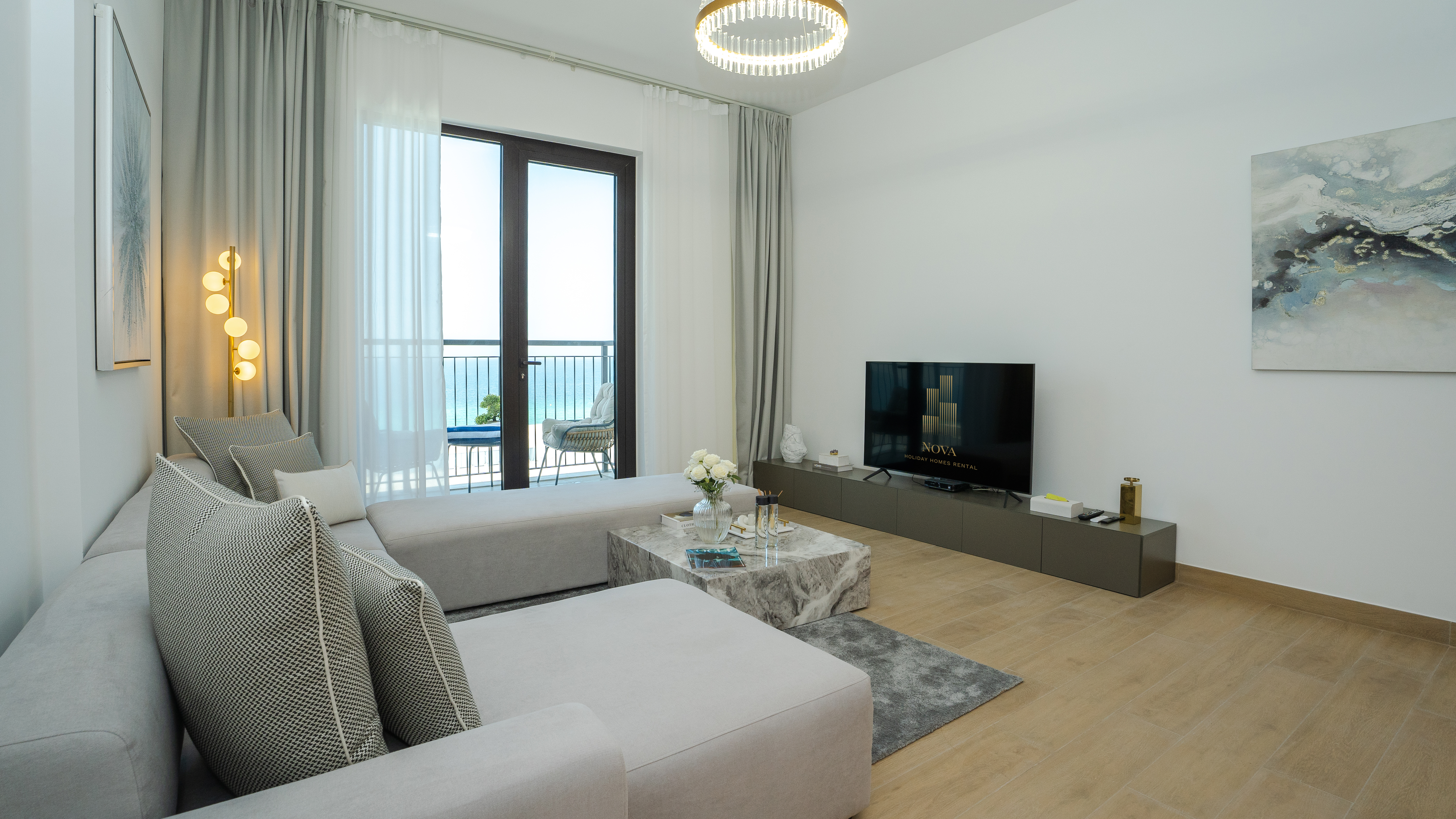 Serviced ! 1 BR New Bright Port De La Mer