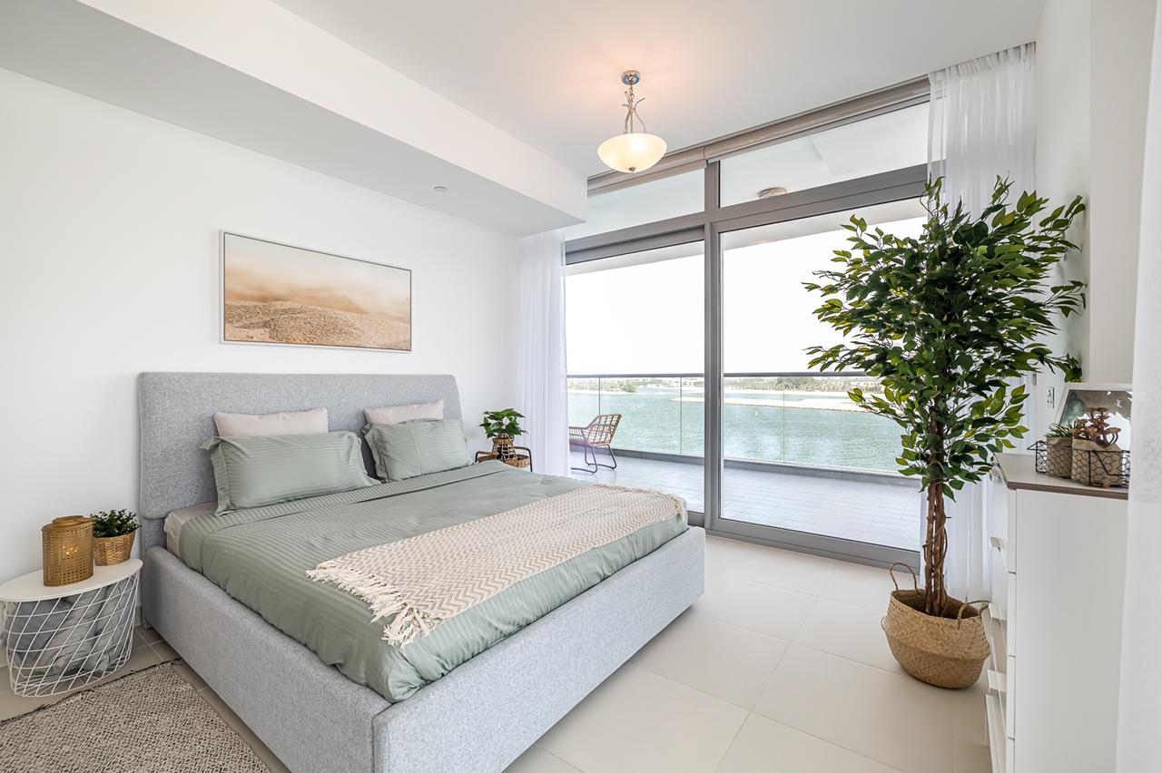 2BDR+maid room / Sea View /Beach access / The Palm