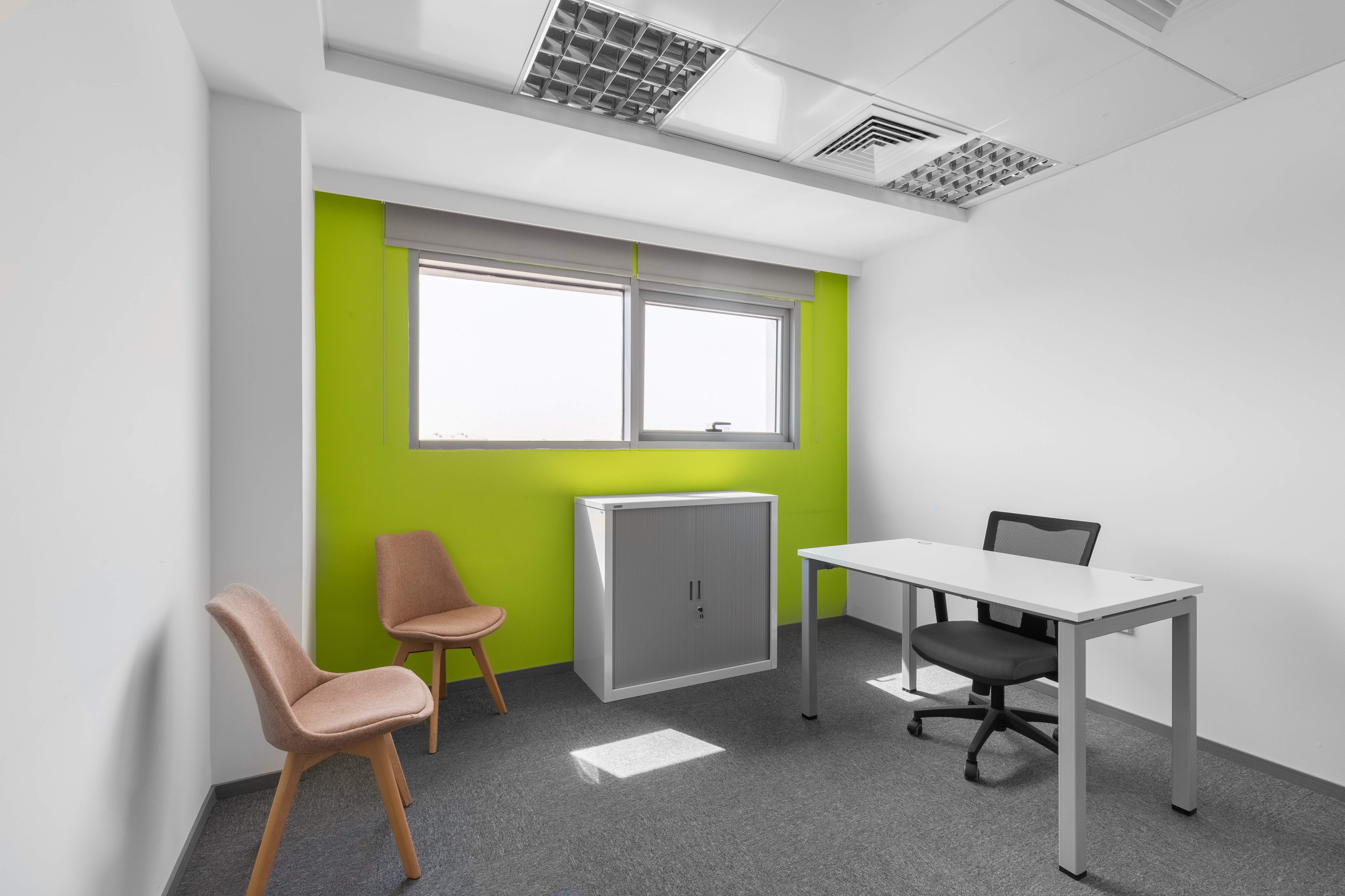 Office space for rent for 2 persons in ABU DHABI, B1 Mussafah Abu Dhabi Area