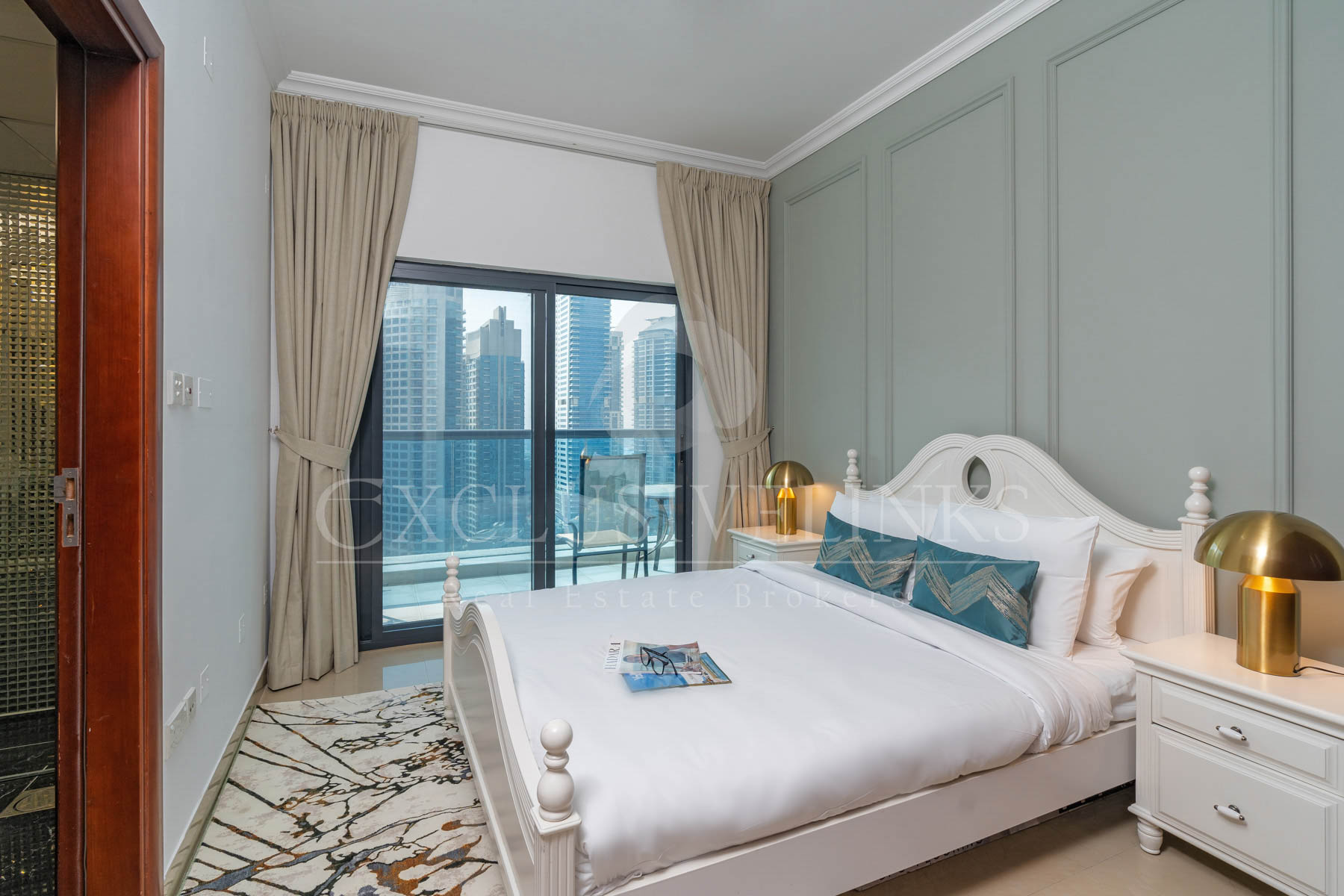 Close to Metro | Perfect for Groups