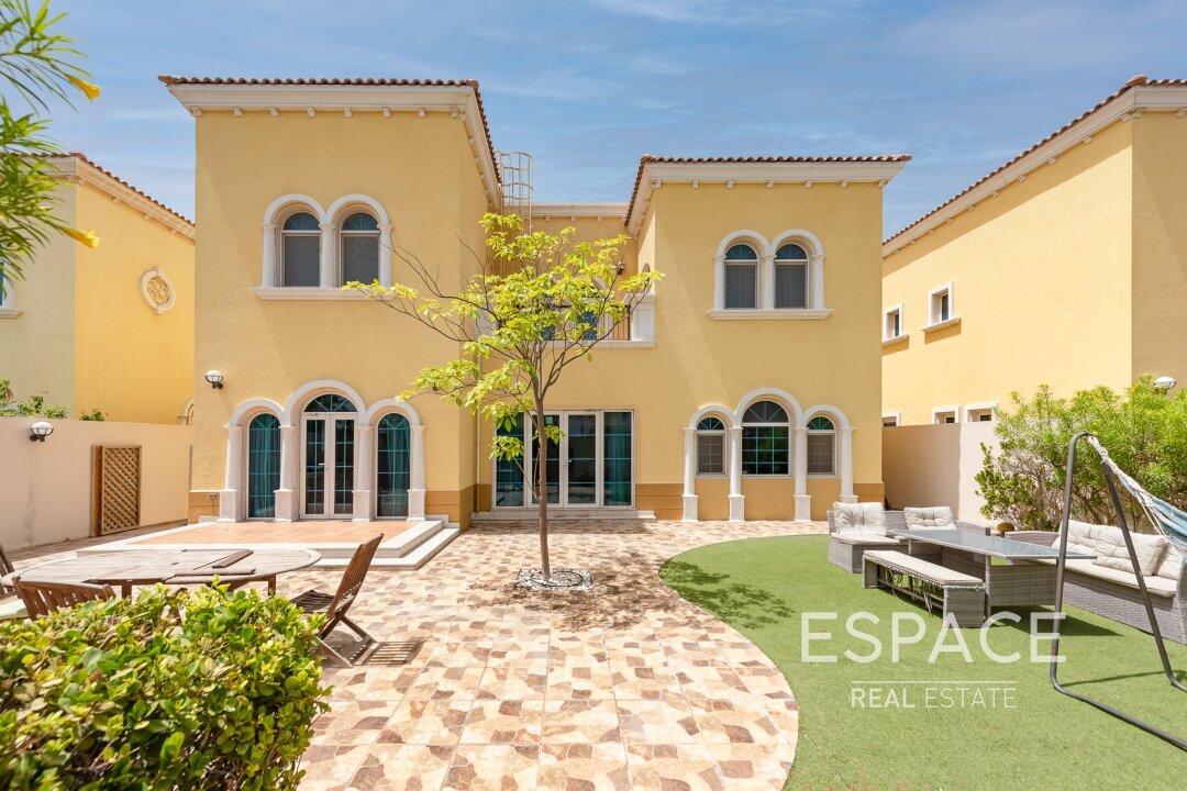 Well Kept | Spacious | Singe Row