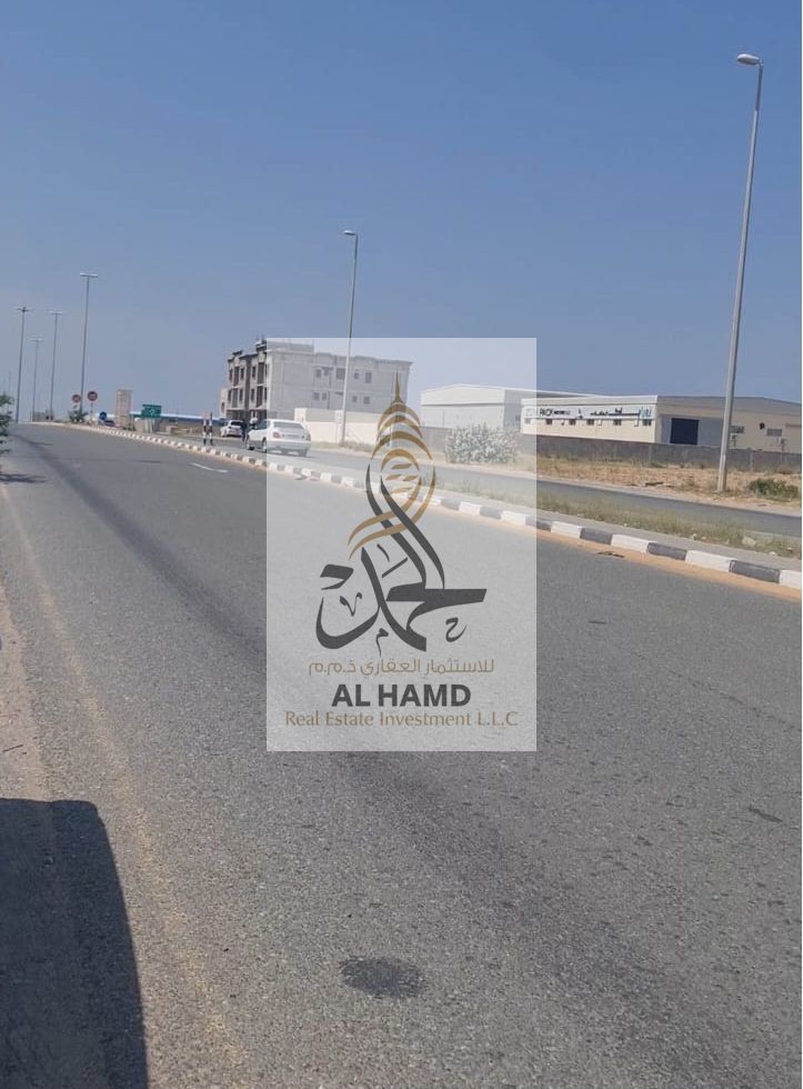 For sale direct from the owner in Umm Al-Thoob GCC Main road 60 Avaliabel 348754