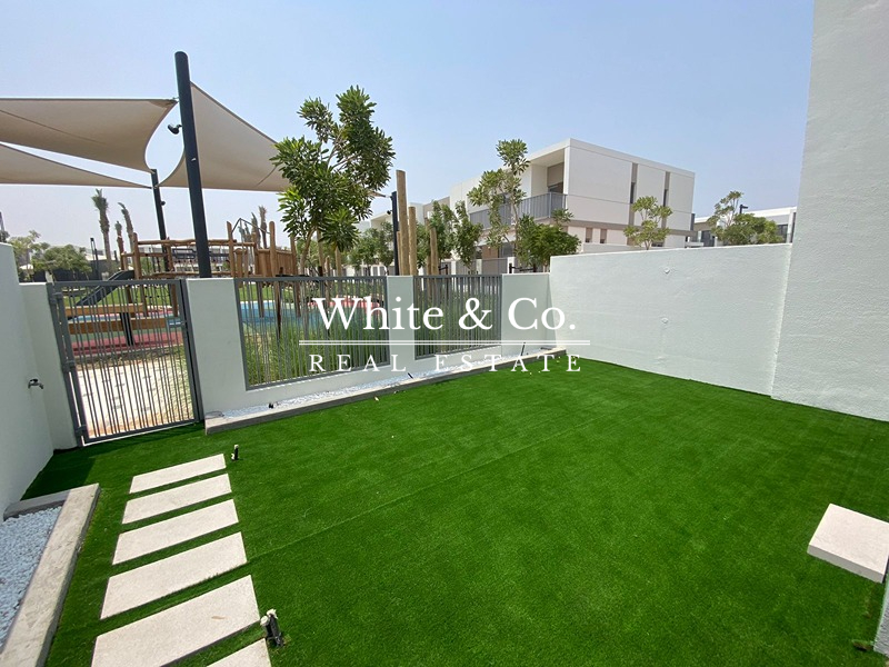 Landscaped | Pool Backing | Single Row