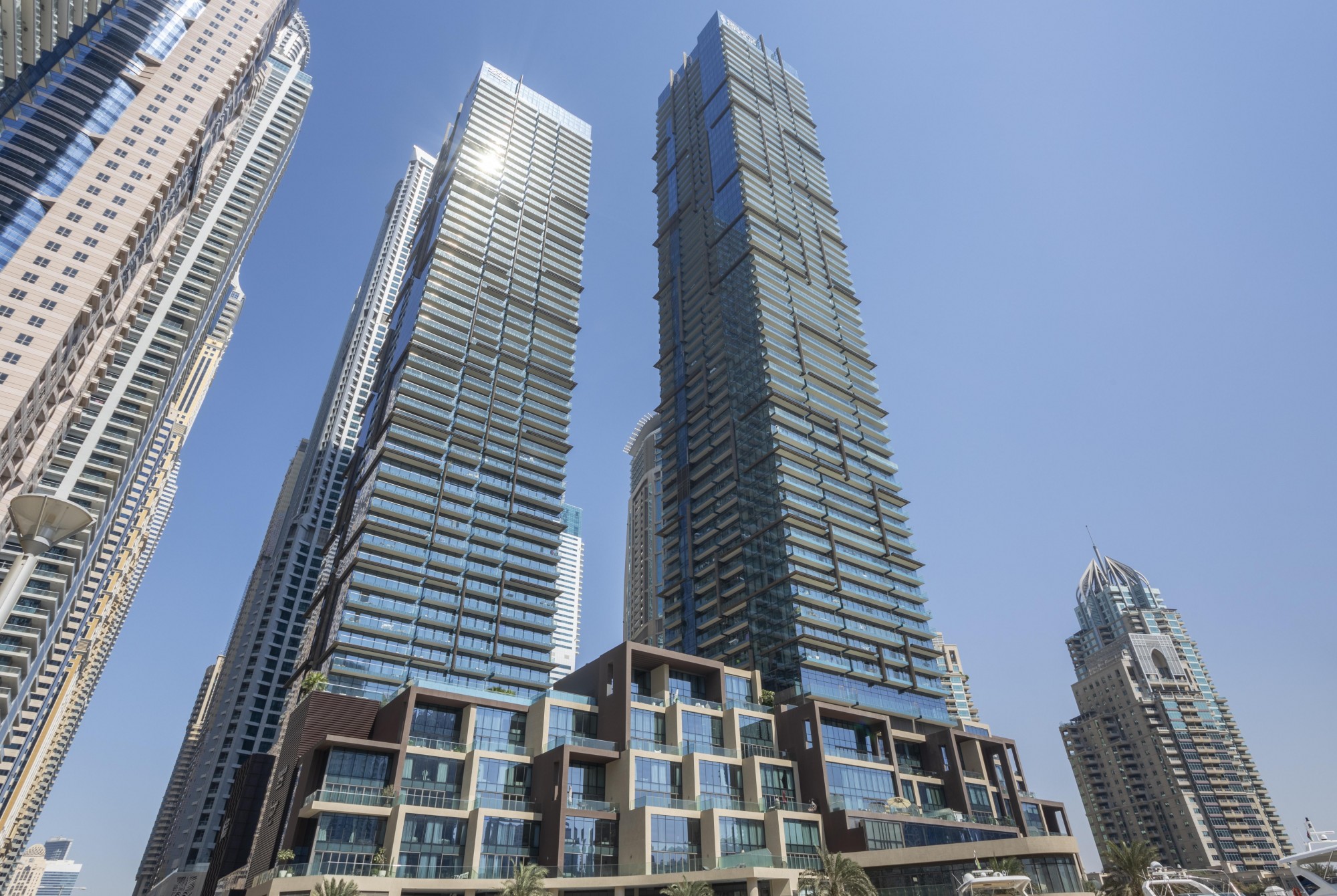 Fully serviced private office space to rent for you and your team in Dubai, Marina Gate